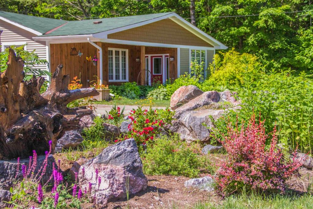 Gravenhurst Bed & Breakfast | Bear & Butterfly Bed and Breakfast