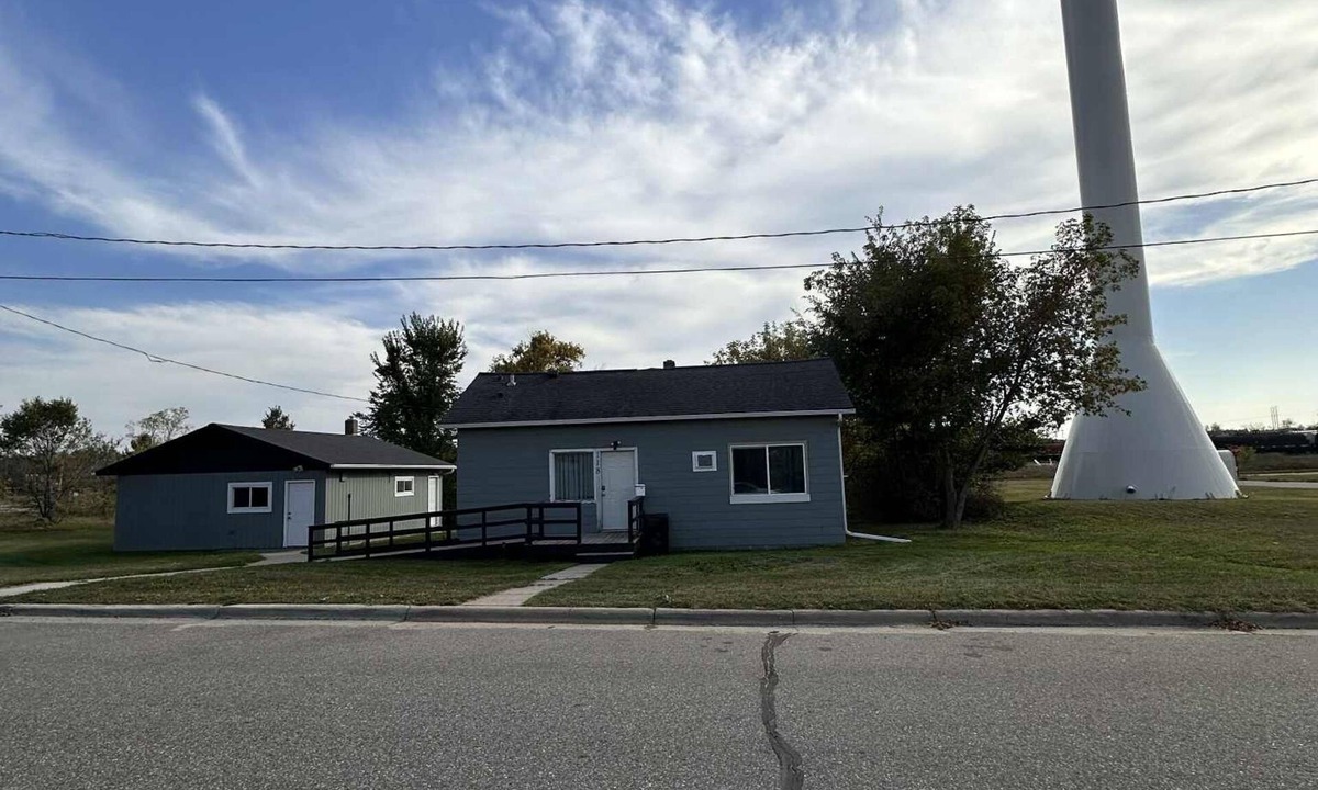 Cass Lake House | Beautiful Cass Lake house with bungalow just minutes from casino and Bemidji!