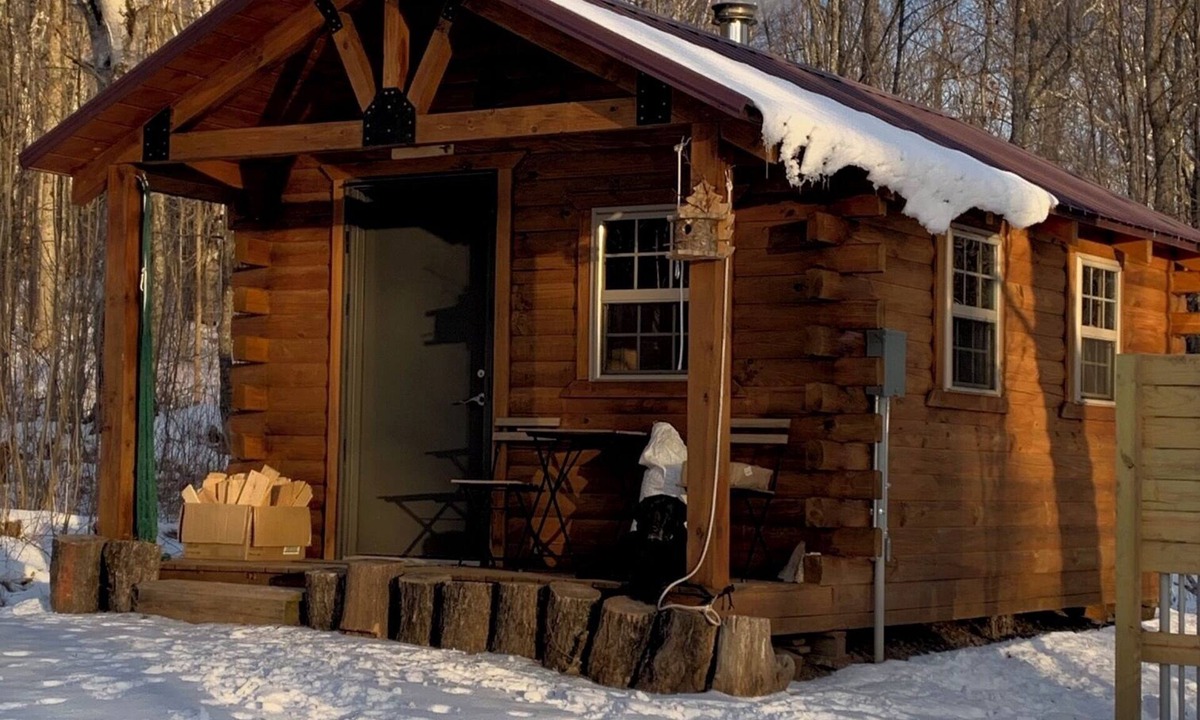 Finland Cabin | Beautiful log cabin in Finland, Mn with cozy charm