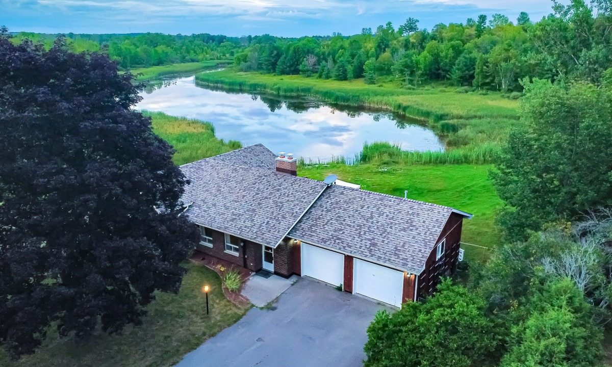 Trent Hills Cottage | Beautiful private Lake Front Cottage for rent at Campbellford town