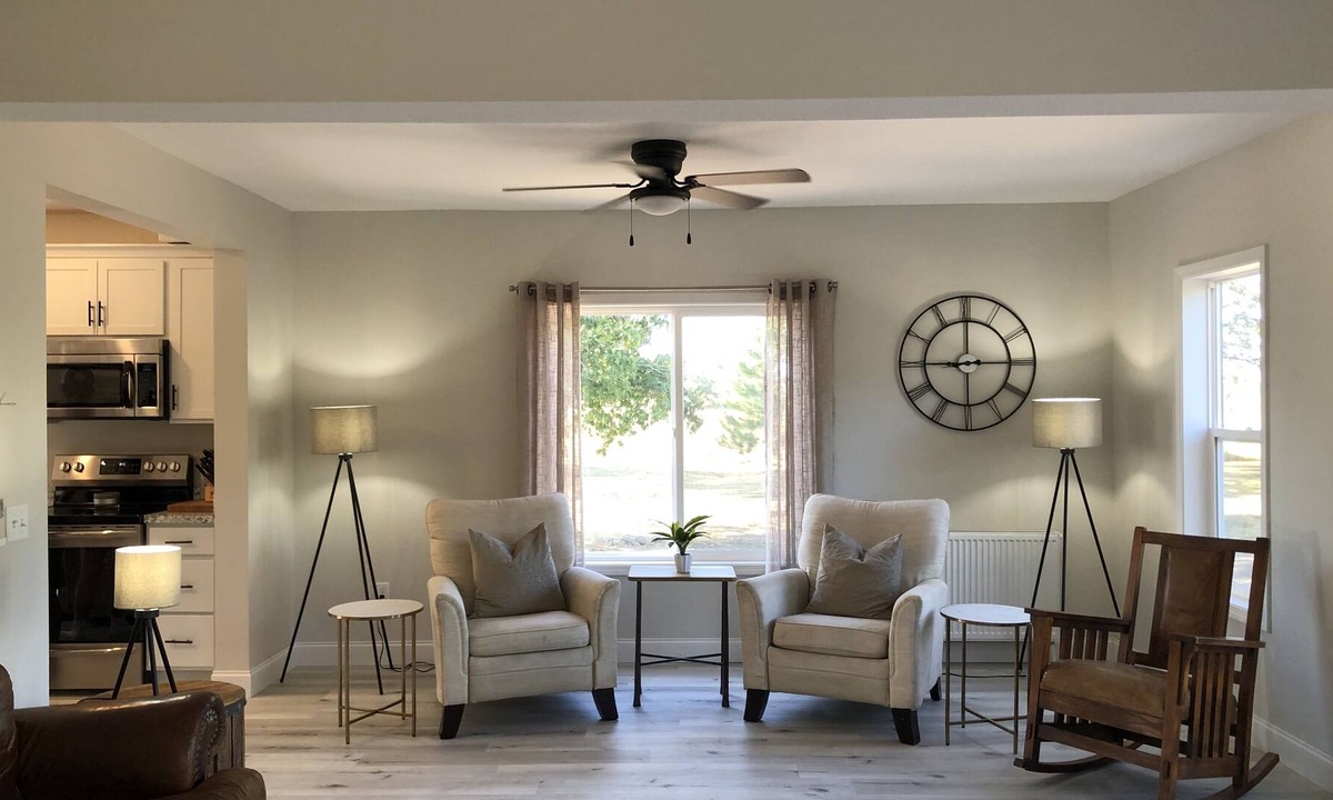 Menahga House | BEAUTIFUL Renovated Farmhouse!!