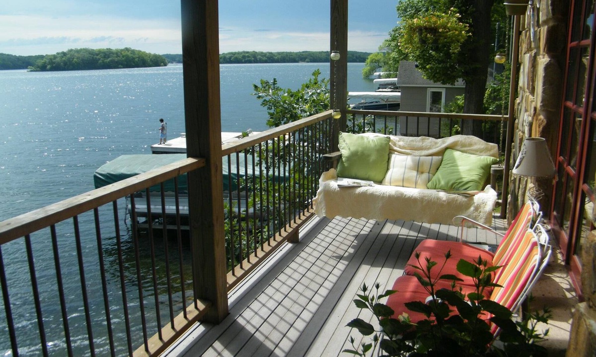 South Haven Cottage | Beautiful Stone Cottage Warm Cozy Get Away