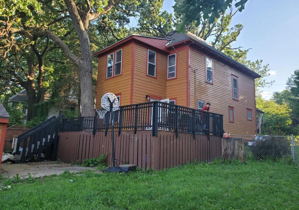 Albert Lea House | Beautiful Two Story Home by Fountain Lake and Mayo Clinic