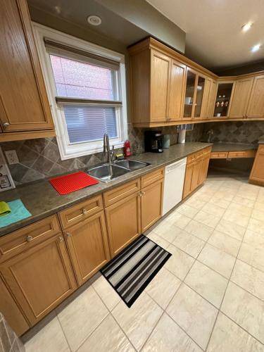 Mississauga Bed & Breakfast | Bed and breakfast ∙ 1 bedroom ∙ 4 guests