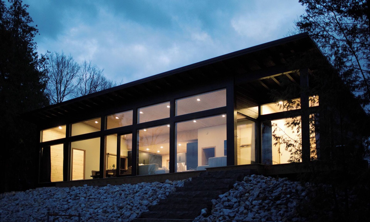 North Frontenac Cottage | Bellevue: A cozy, Scandinavian-style cottage nestled on a hill.