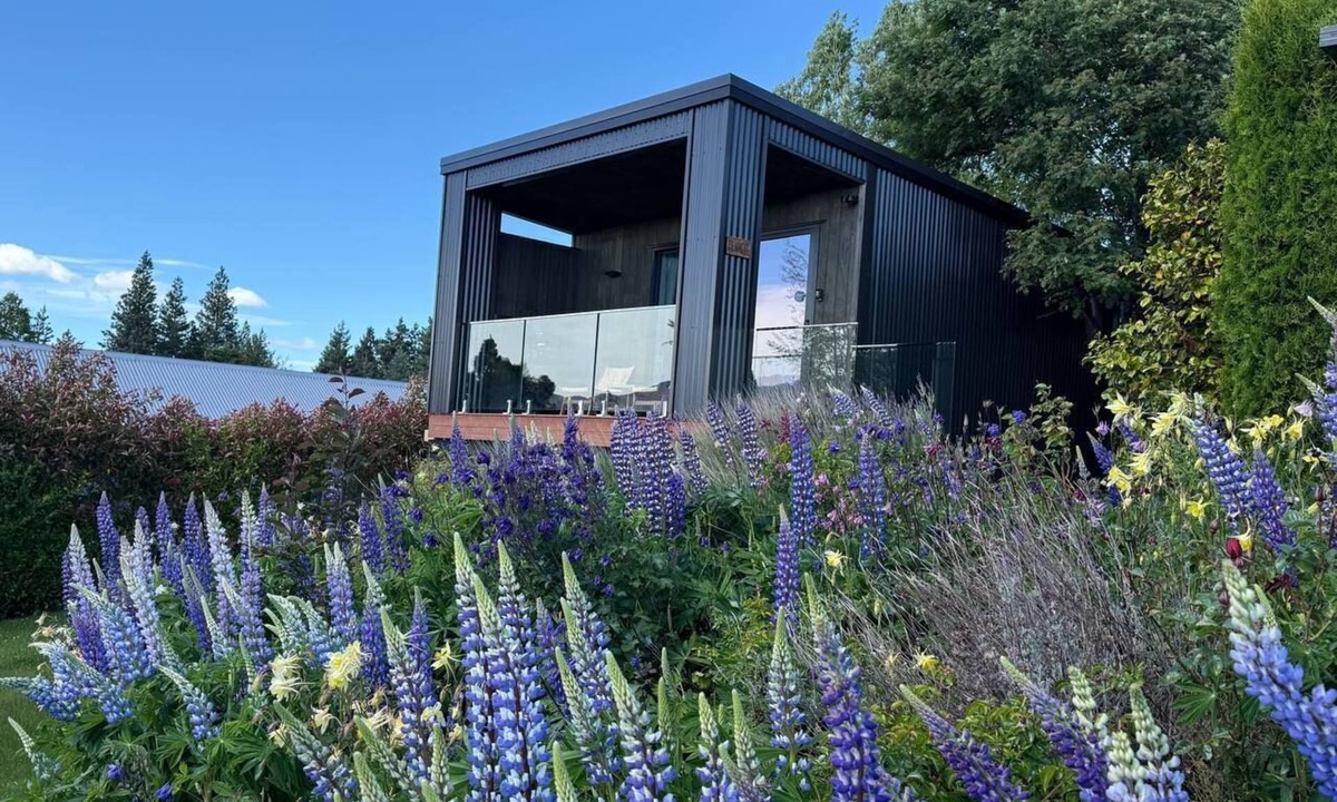 Tekapo Apartment | Benmore Hideaway Cozy Room with Mini Kitchenette