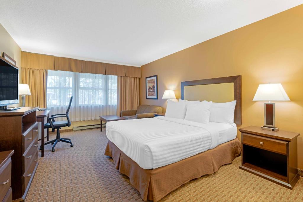 Sidney Hotel | Best Western Plus Emerald Isle Hotel