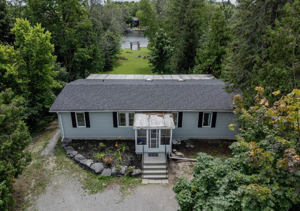Bobcaygeon House | Bobcaygeon waterfront river cottage