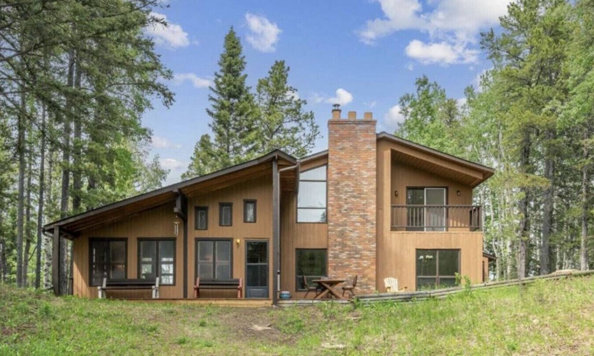 Calgary Cabin | Bragg Creek Vacation Estate: hot tub, sauna, pool table, shared pond, trails