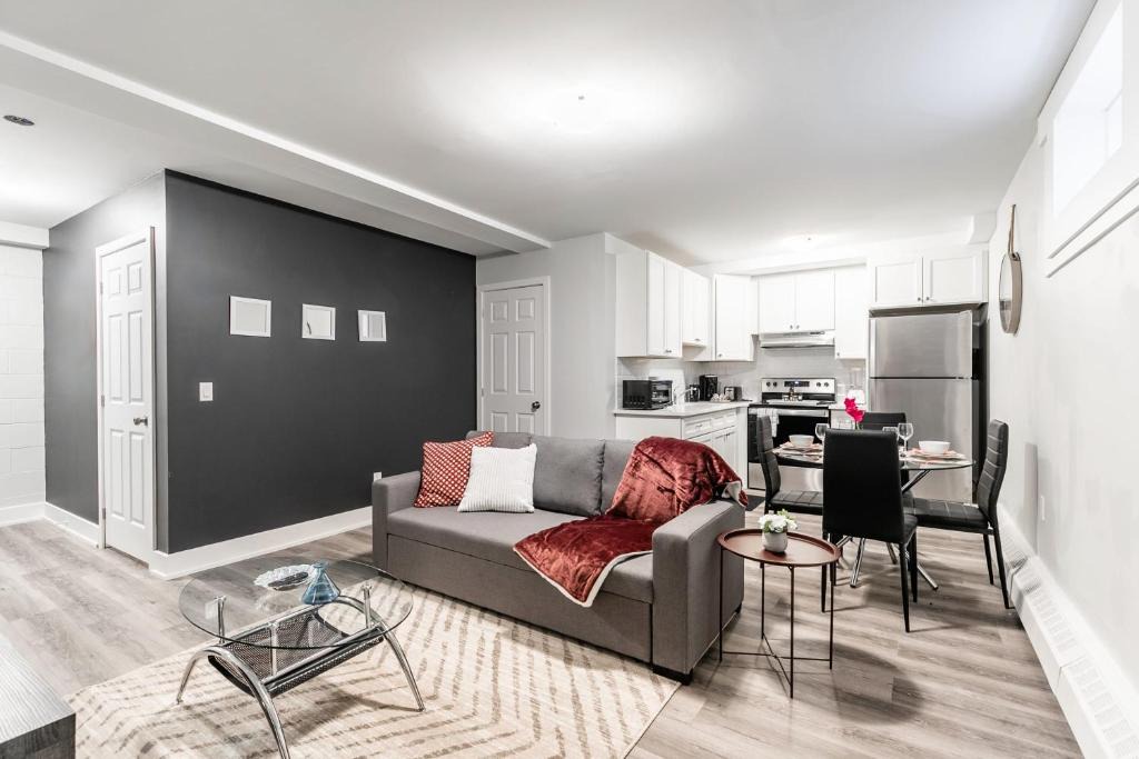 Central Hamilton Apartment | Brand New - 1BR Modern Apt - CENTRAL Location