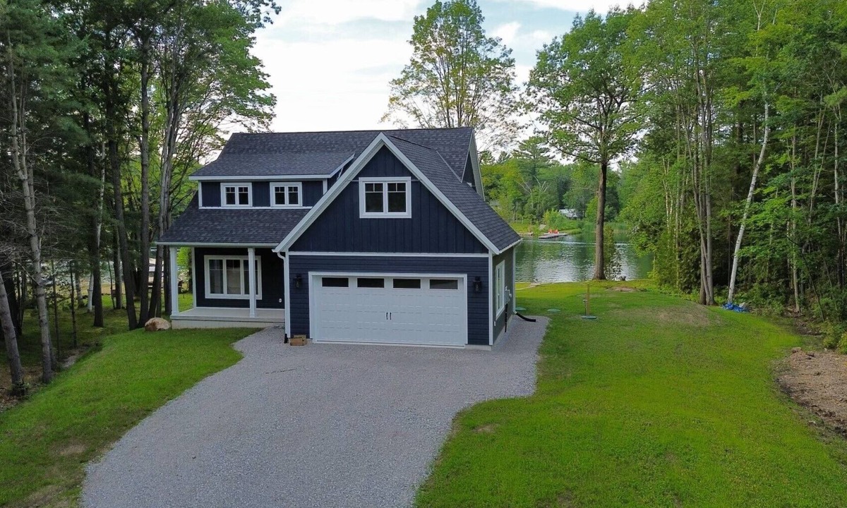 Washago Cottage | Brand new, 4 bedroom all-season cottage on Green River.