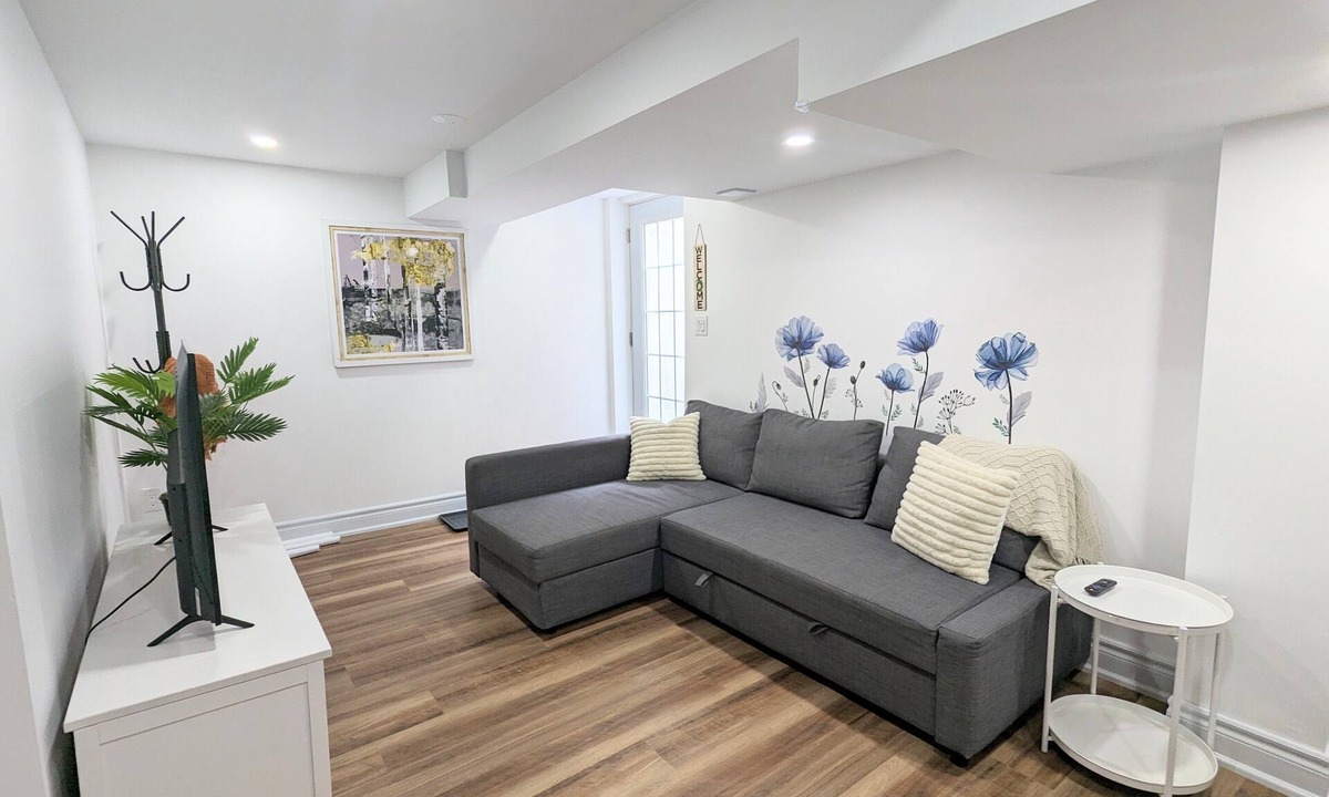 Erin Mills Apartment | Brand New and Spacious 2 Bedroom Unit in beautiful, quiet neighborhood