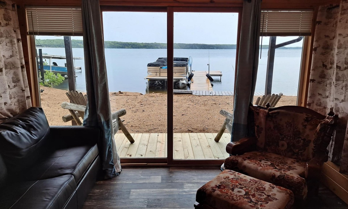 Motley Cabin | Brand new remodel, fantastic 1 bedroom on Lake Shamineau.