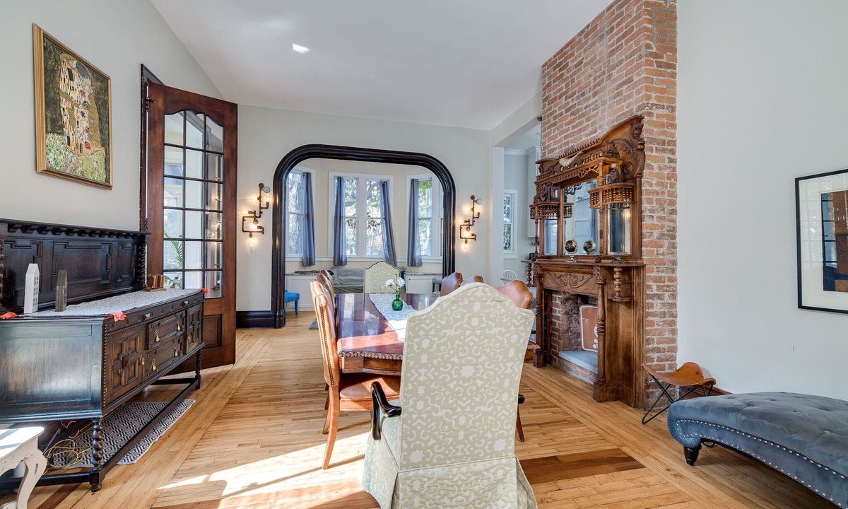 Summit - University House | Breathtaking Victorian Mansion~2 Blocks to Cathedral~HUGE Hidden Arcade~Theatre!