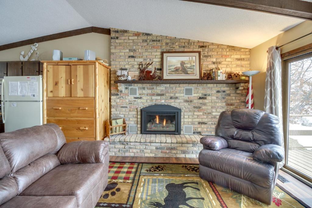 Breezy Point House | Breezy Point House with Dock on Pelican Lake!