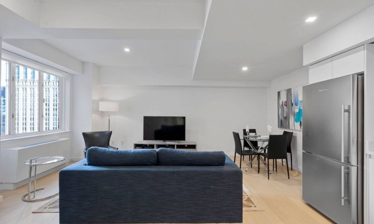Battery Park City Condo | Bright 1BR at Rector Place with Pool