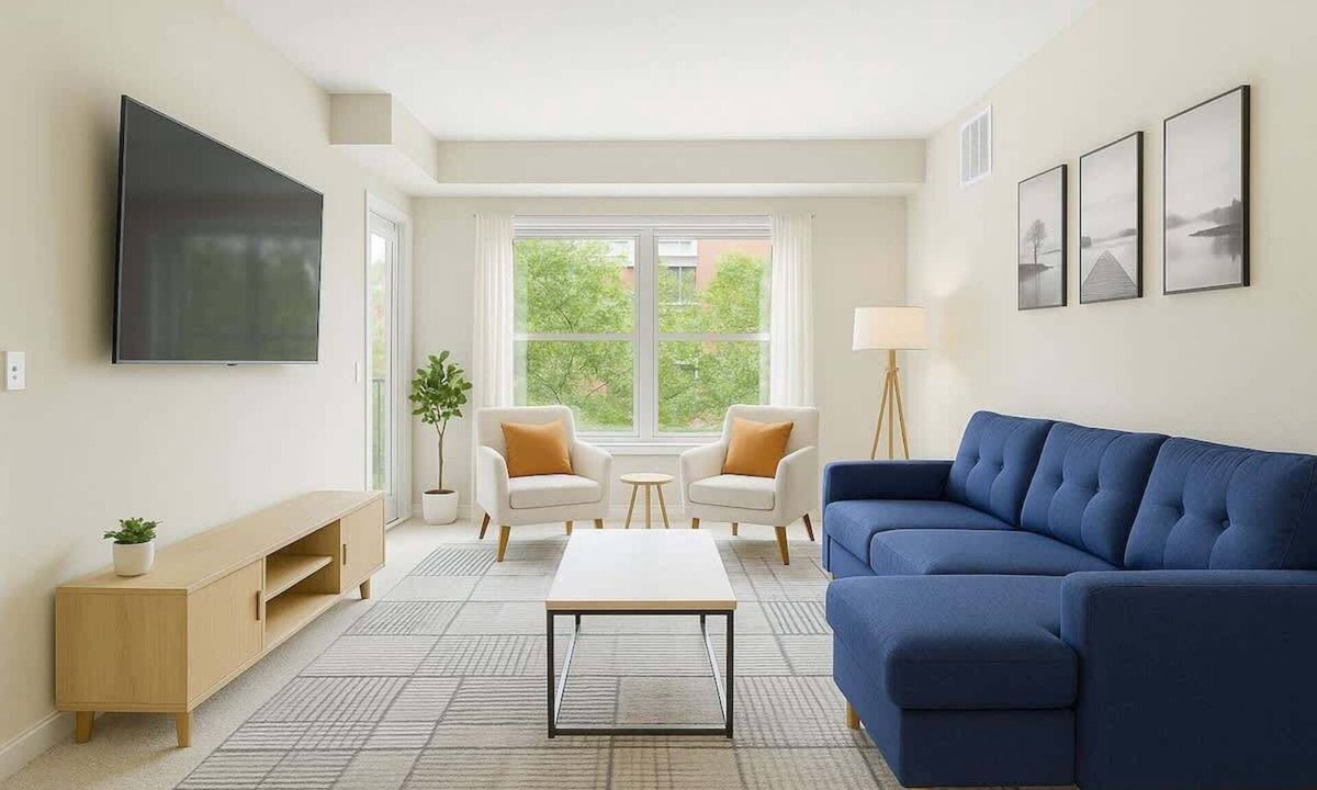 West Seventh Apartment | Bright 2BR Stay | King and 2 Queens + FREE Parking