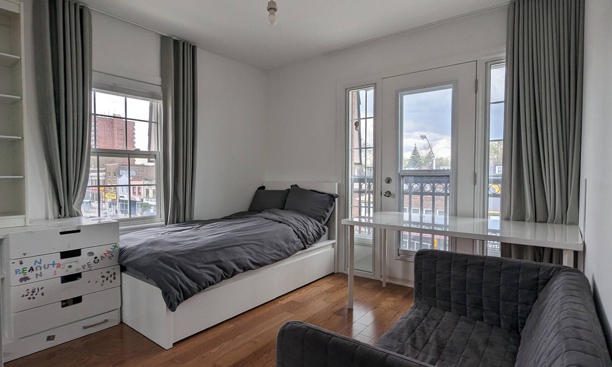 The Pocket House | Bright spacious rooms on the Danforth.