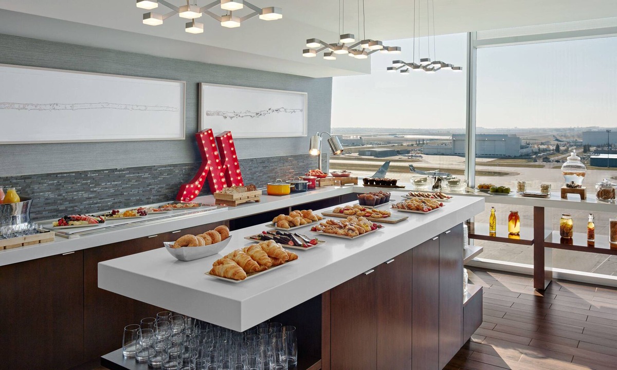 Calgary Hotel | Calgary Airport Marriott In-Terminal Hotel
