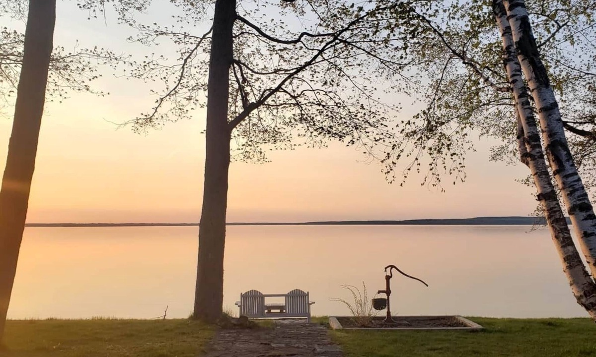 Manitoulin District House | Can't Bear To Leave!