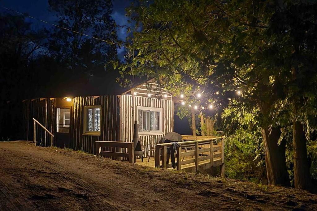 North Frontenac House | Cedar Cabin - North Frontenac Lodge