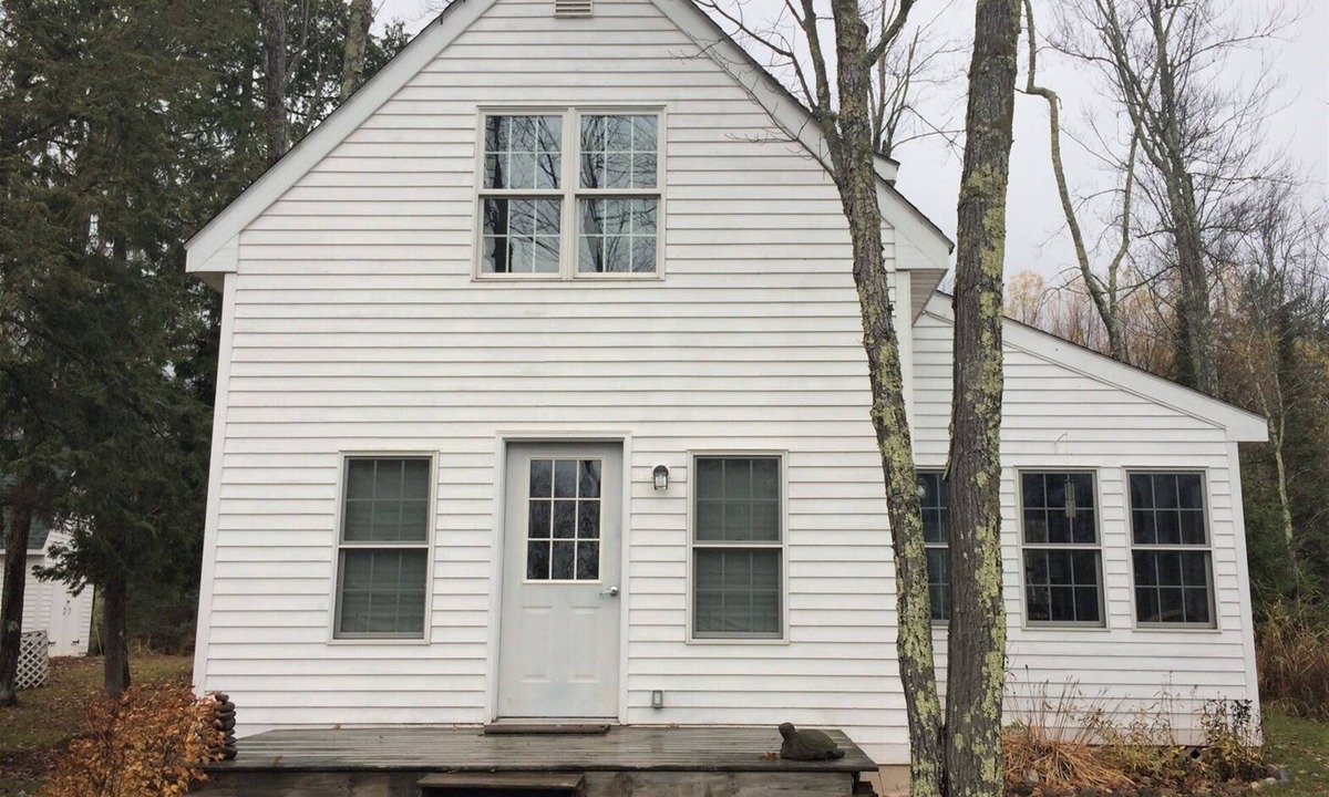 La Pointe House | Cedarberry Bluff - Charming Cottage with Lake Superior Views!