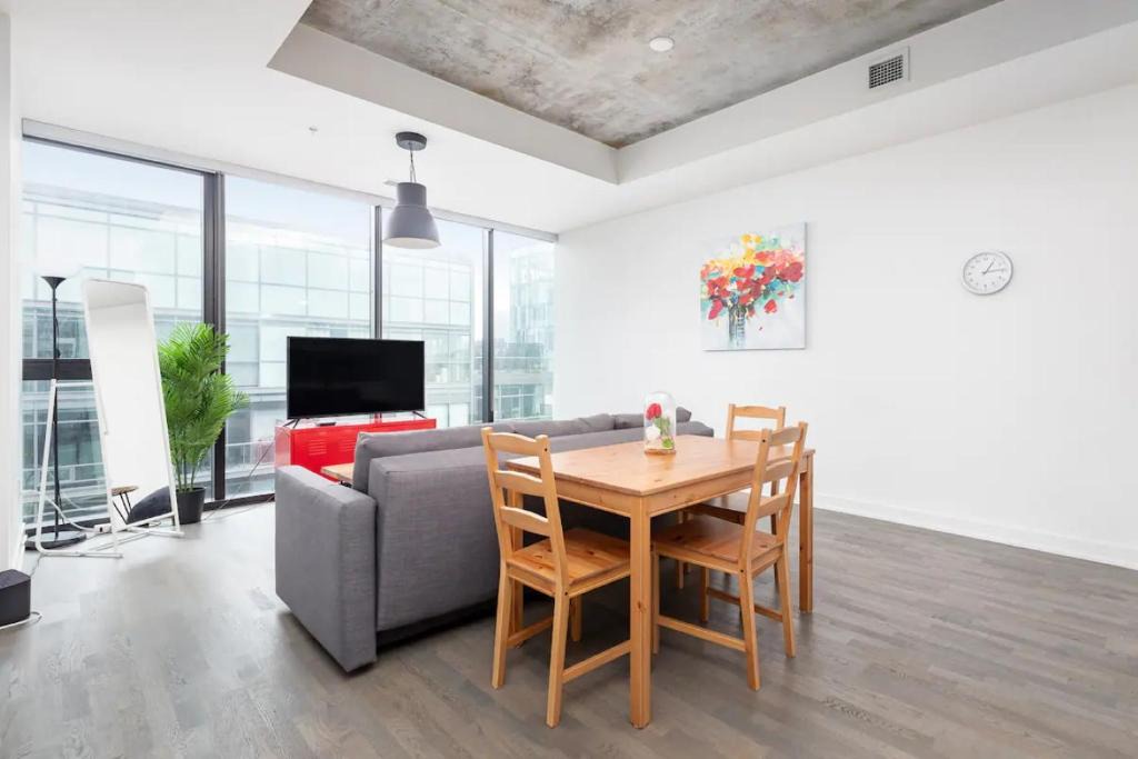 Niagara Apartment | Central Downtown Suites