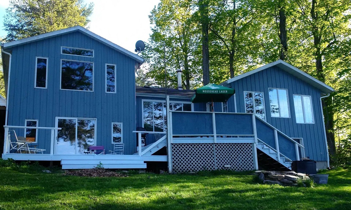 Leeds and the Thousand Islands Apartment | Charleston Lake Blue Heron