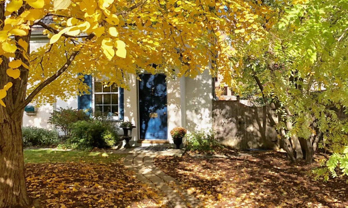 Kingston House | Charming 1843 home in the heart of downtown Kingston