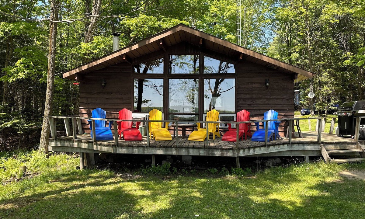 Magnetawan Cottage | Charming 3-bedroom Island View Cottage in pleasant Magnetawan with WiFi, AC