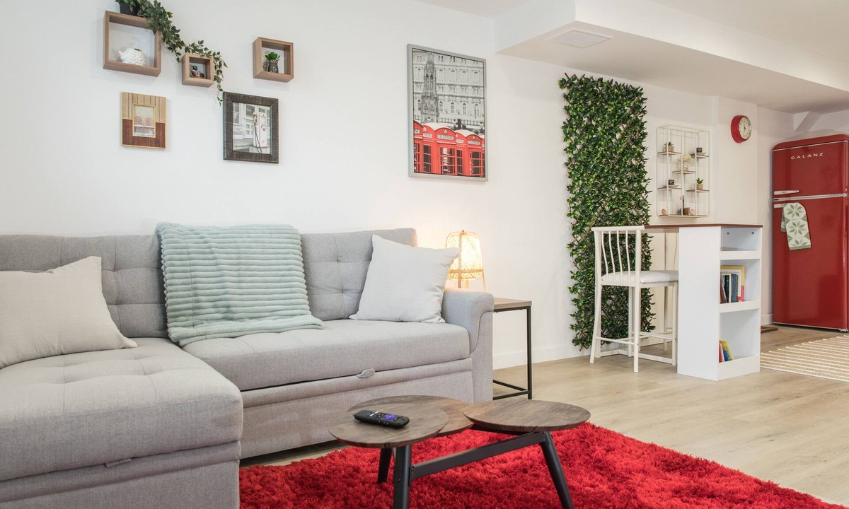 Sudbury House | Charming and Cozy Basement Suite in the Minnow Lake area