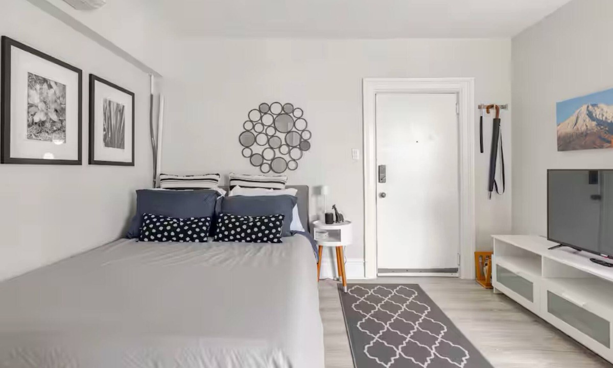 Perth Apartment | Charming European-Style Studio in the Heart of Downtown Perth