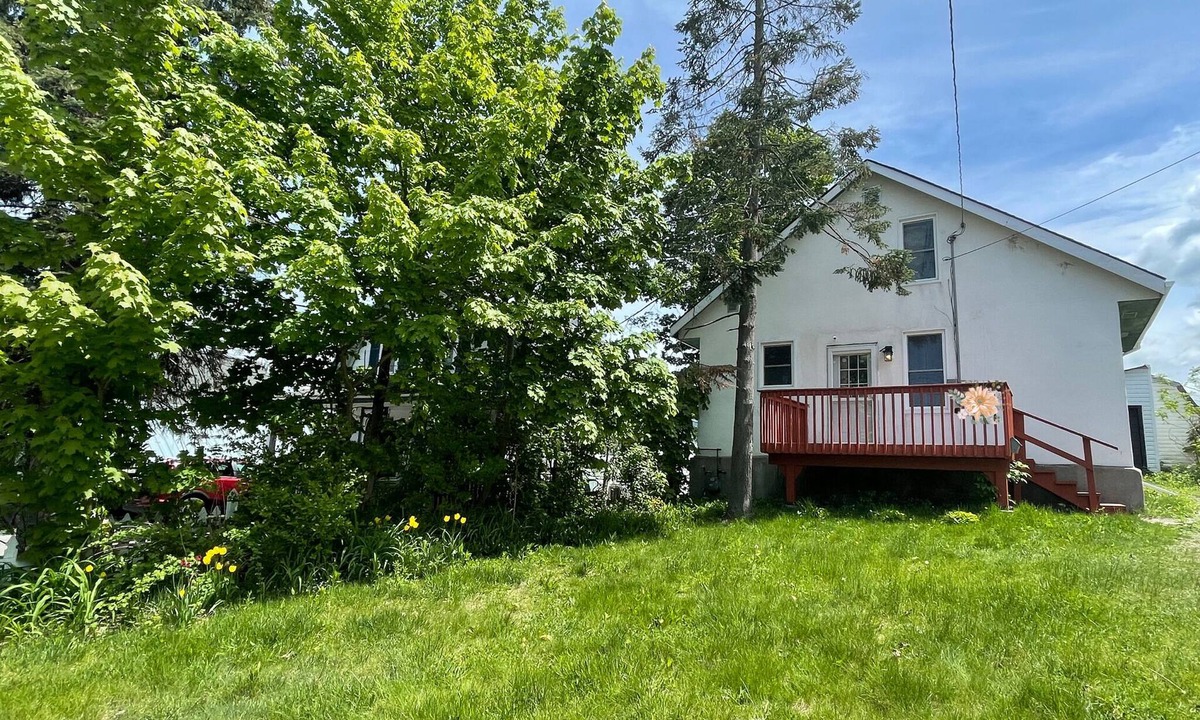 Midland Cottage | Cheerful 2-bedroom Cottage in Georgian Bay