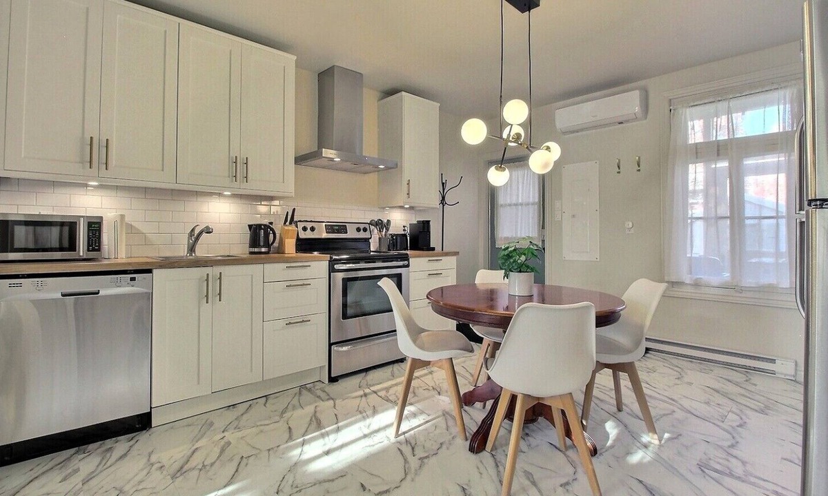 Sainte-Foy-Sillery-Cap-Rouge Apartment | Chic renovated apartment with parking