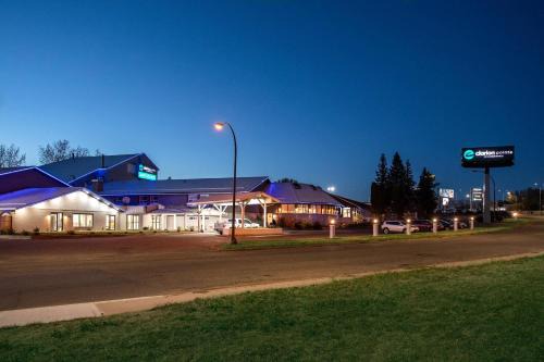 Medicine Hat Hotel | Clarion Pointe