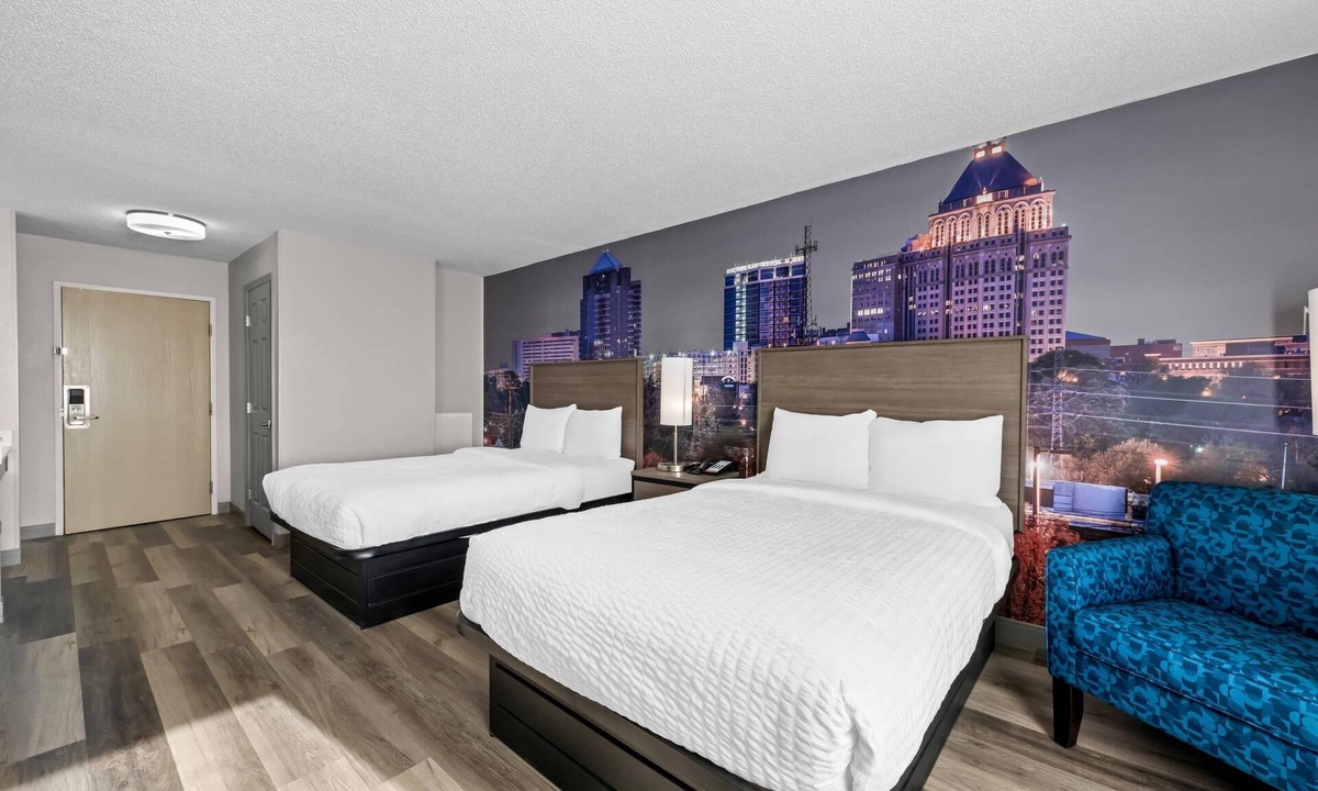 Archdale Hotel | Clarion Pointe