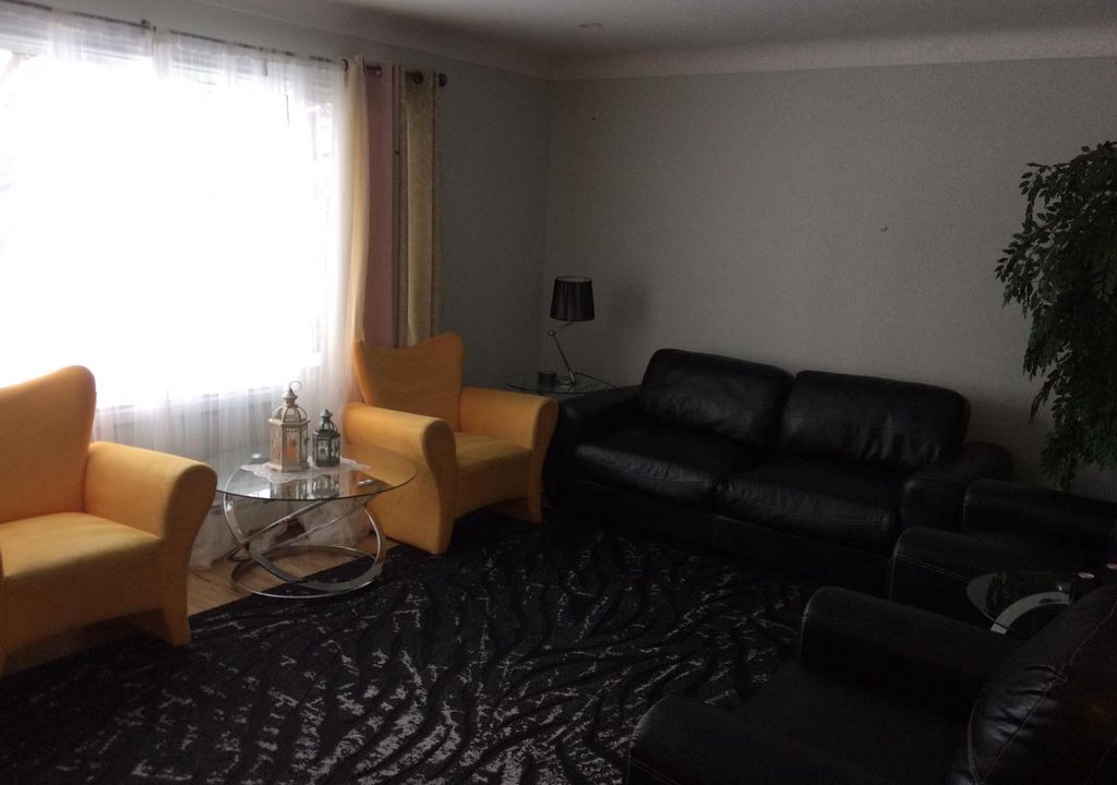Vanier North Apartment | CLOSE TO DOWNTOWN, NEWLY RENOVATED ,COMFY UNIT, BRIGHT, SMART HOME...
