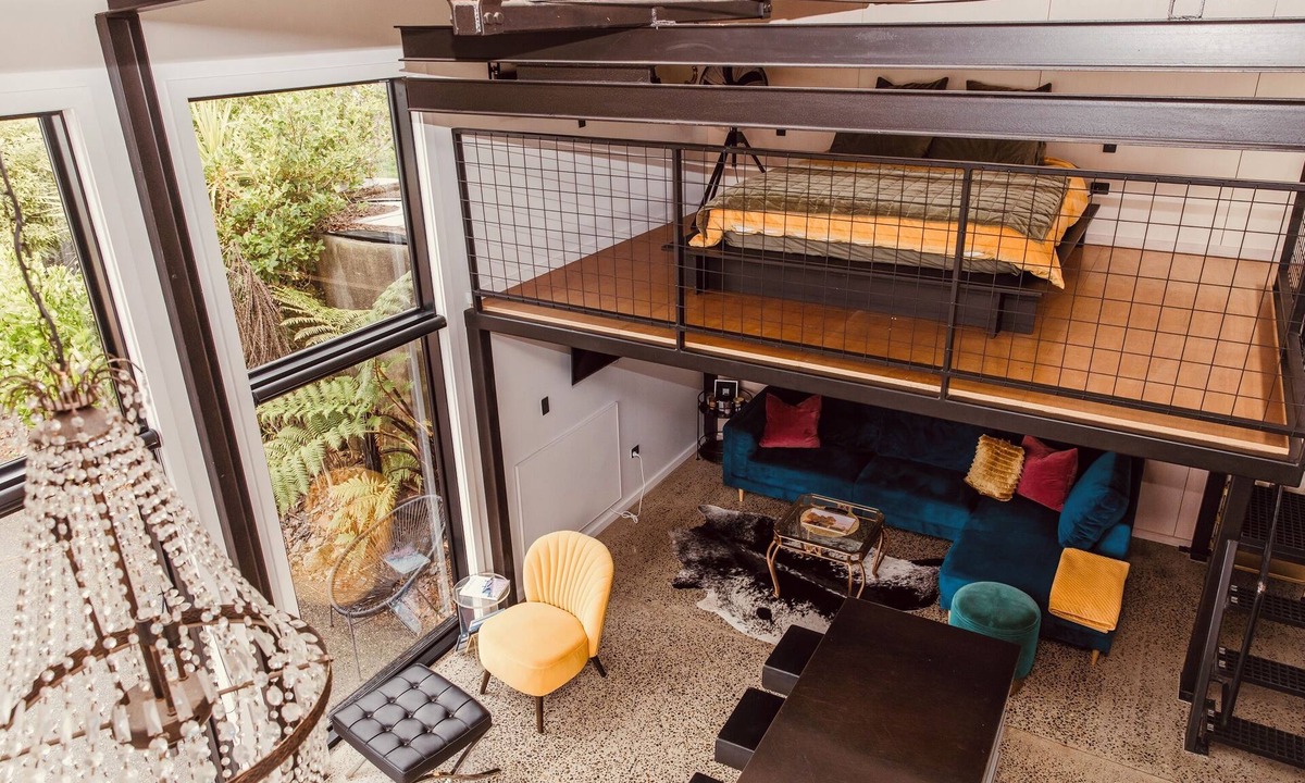 Mapua Apartment | Coastal Calm | Luxe Stay with Views, Bath & Fire.