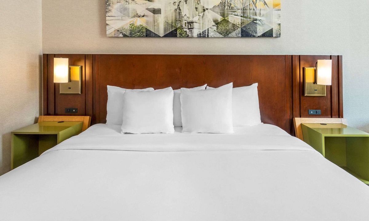 Ottawa Division Hotel | Comfort Inn Ottawa West Kanata