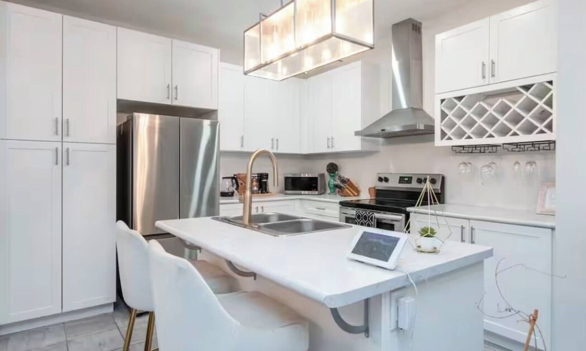 Woodstock House | Comfy 3bed Woodstock Escape Upper Level home with 2nd floor Living Room,AC +more