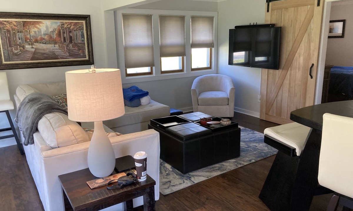 La Crescent House | Comfy Cottage