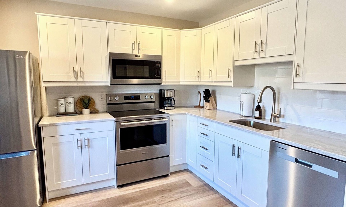 St. Louis County Apartment | Convenient to the North Shore walk to Lake Superior, centrally located 2 bedroom