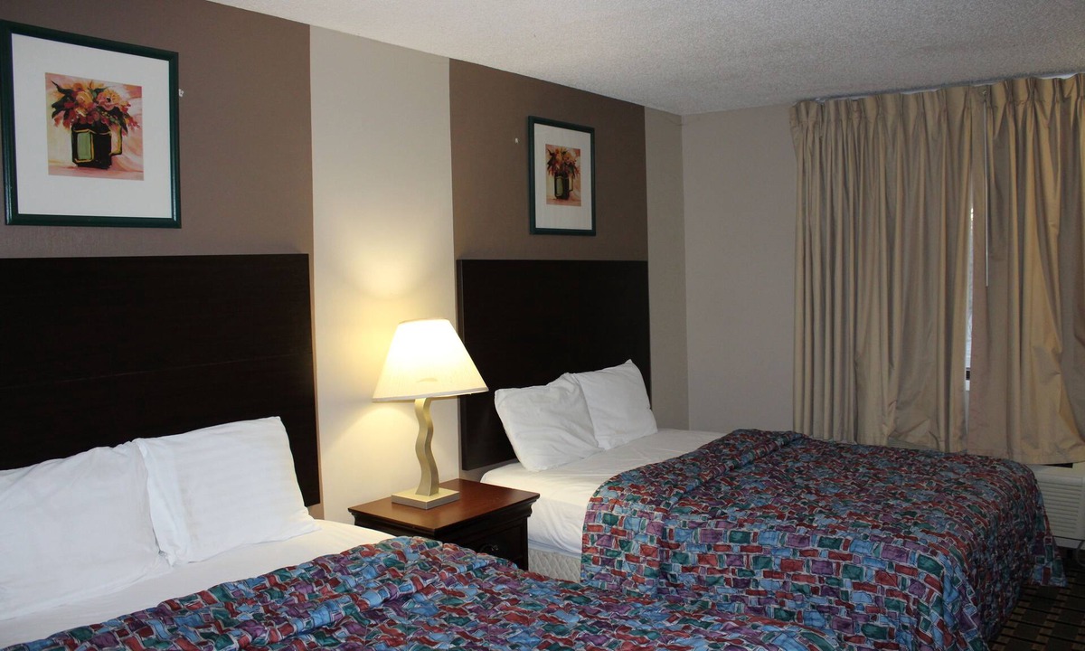 Maple Grove Hotel | Coratel Inn and Suites Maple Grove