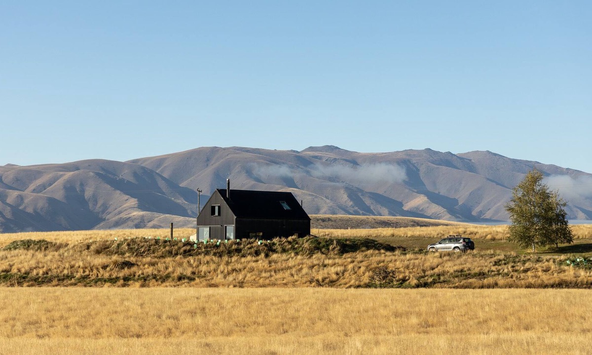 Ben Ohau Cabin | Cosy Wilderness Retreat in the Southern Alps
