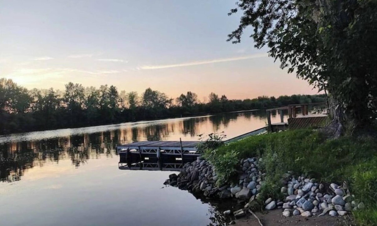 Otonabee-South Monaghan House | Cottage On The "O"