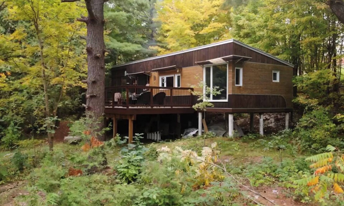 Arden Cottage | Couple's Lakehouse Hideaway with Hot Tub and Sauna
