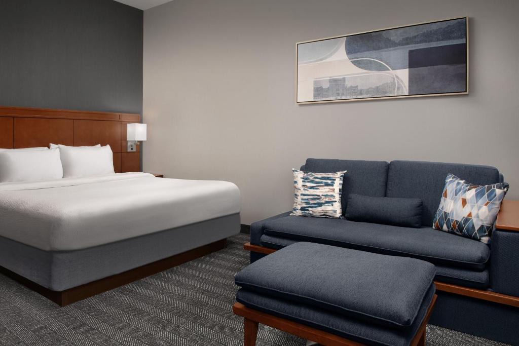Downtown Syracuse Hotel | Courtyard by Marriott Syracuse Downtown at Armory Square