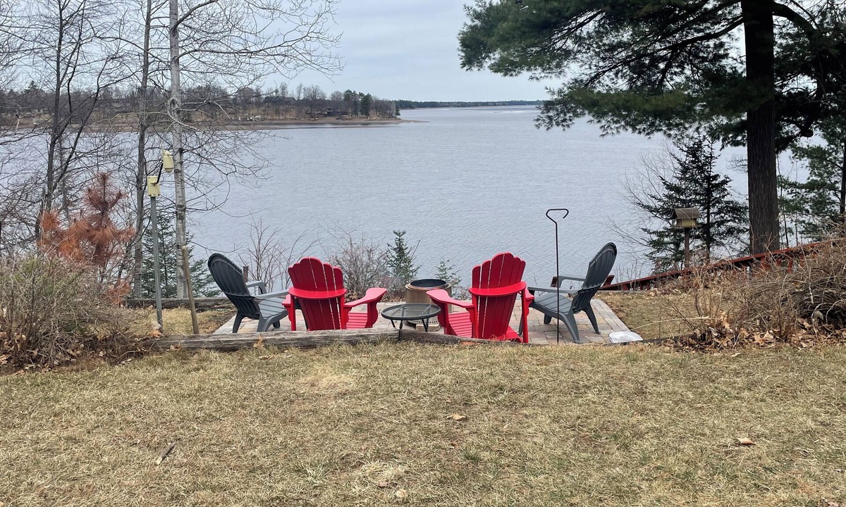 Duluth Cabin | Cozy 1 BR, 1 bath cabin in wonderful Duluth with WiFi, AC on a gorgeous lake