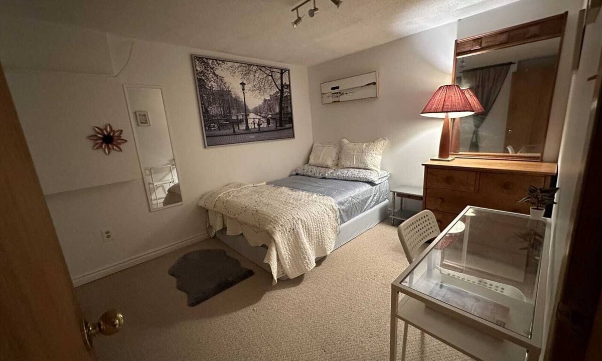 Ajax Apartment | Cozy and Comfortable Private Suite