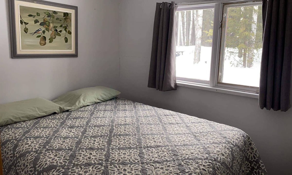 Timiskaming District Cabin | Cozy cabins on beautiful Long Point Lake